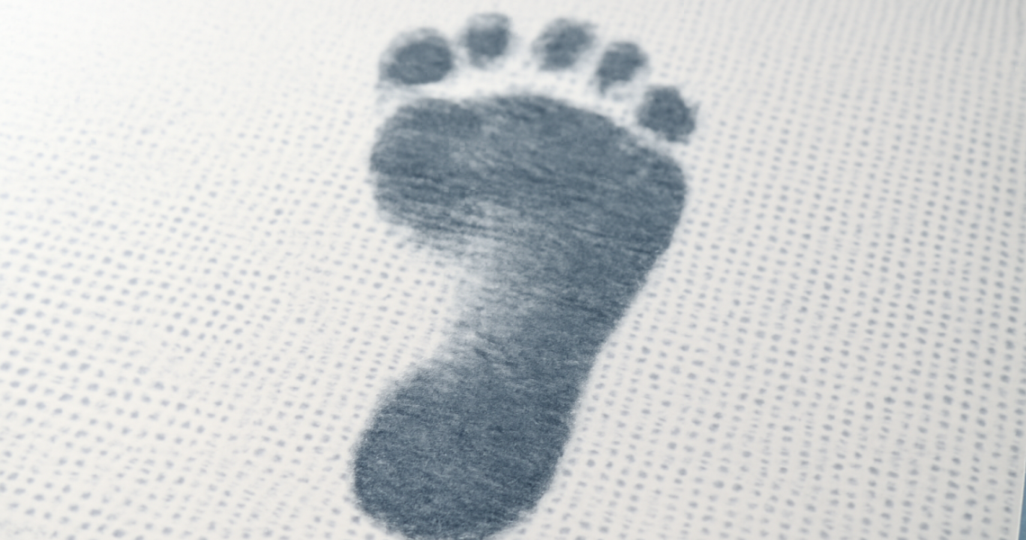 empreinte de pied sur tapis d'analyse