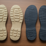 paires de semelles comparées sur table